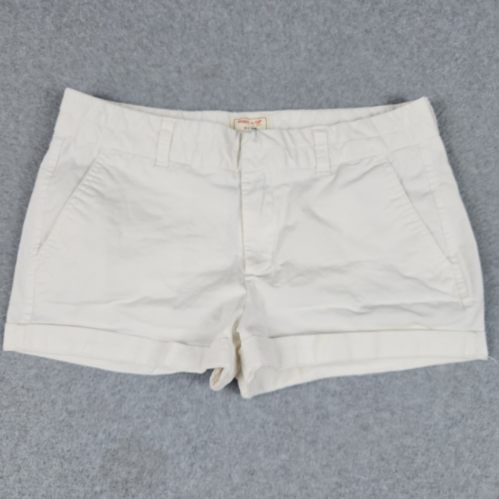 Khakis by Gap 3" Chino Shorts Womens 6 White Cotton Comfort Stretch Cuffed Hem